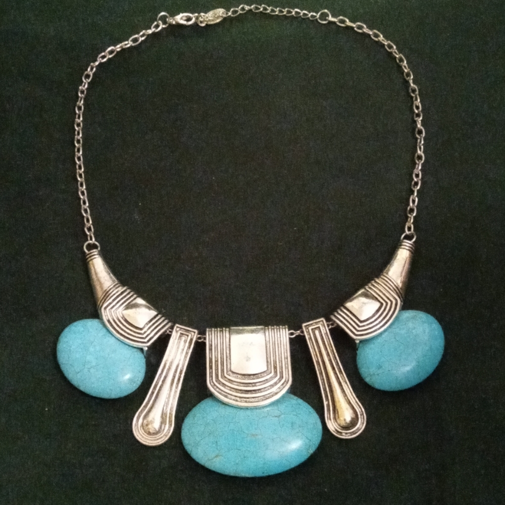 Costume turquoise and silver necklace